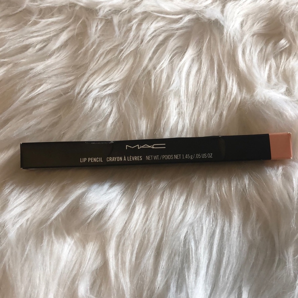 MAC Lip Pencil in Naked Liner💋